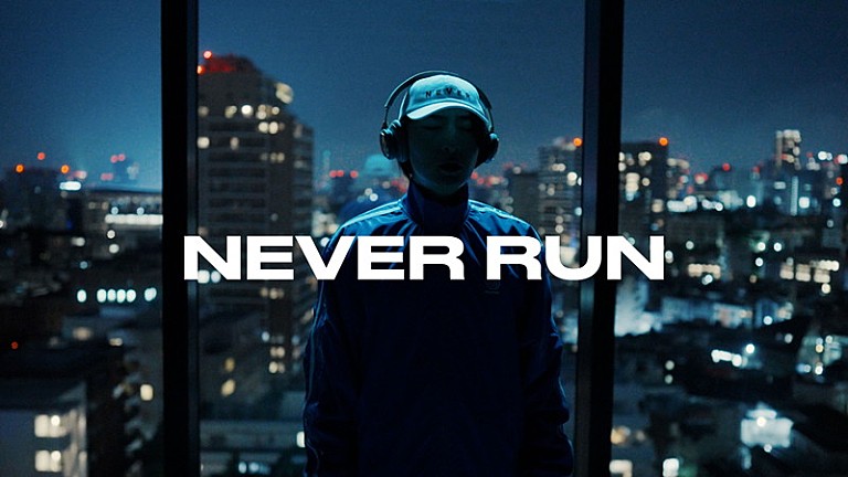 ビッケブランカ「ビッケブランカ、全編英詞の新曲「Never Run」MV公開　全国ホールツアーも決定」