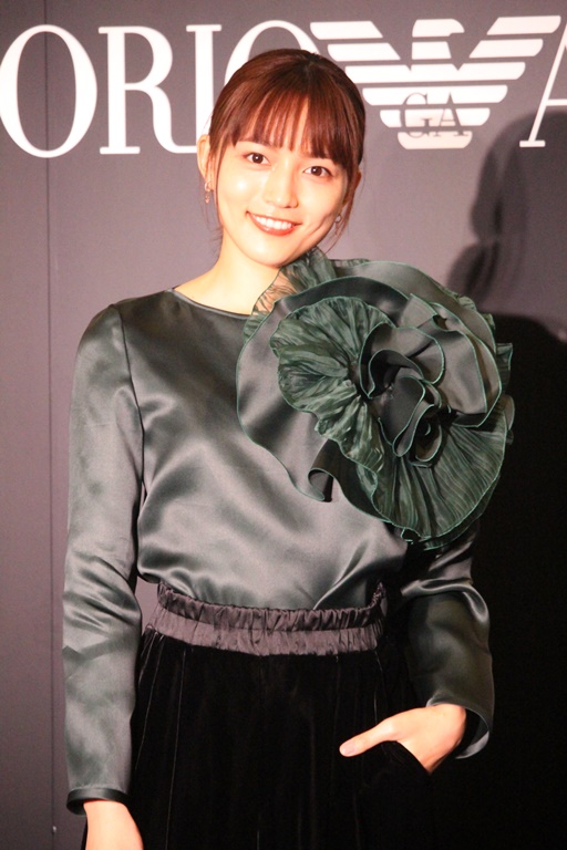 川口春奈 うれしいし 本当にびっくり エンポリオ アルマ ニの広告モデルに就任 Daily News Billboard Japan