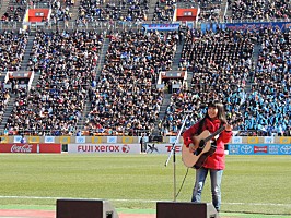 Miwa 高校サッカー決勝戦の舞台で涙誘うバラード熱唱 Daily News Billboard Japan