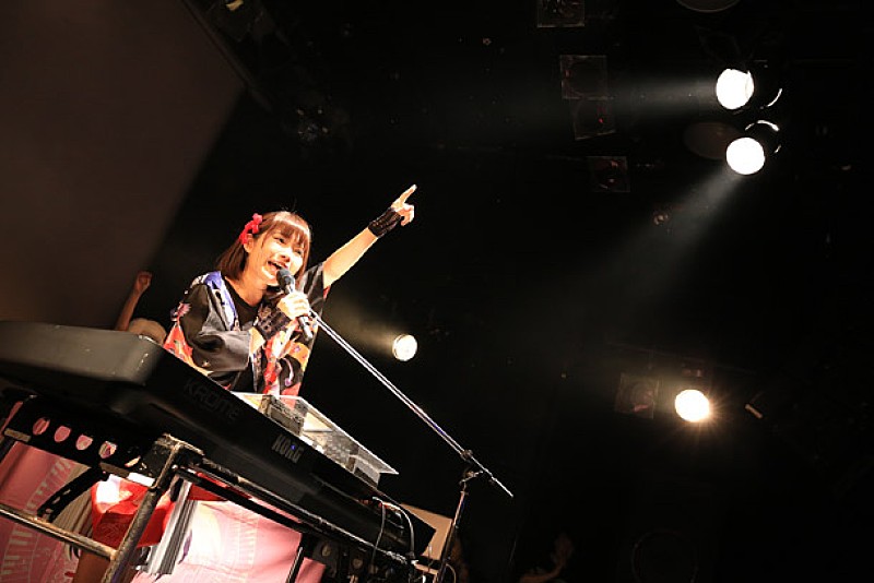 みみめめMIMI 自主企画イベントで分島花音とコラボステージ披露、アニメ『アニサン劇場』起用の新曲も