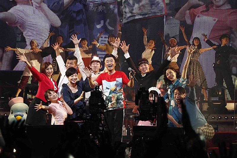 桑田佳祐、10箇所18公演に及ぶ全国ツアーが完結　紅白中継＆14,000人のファンと年越しで大団円