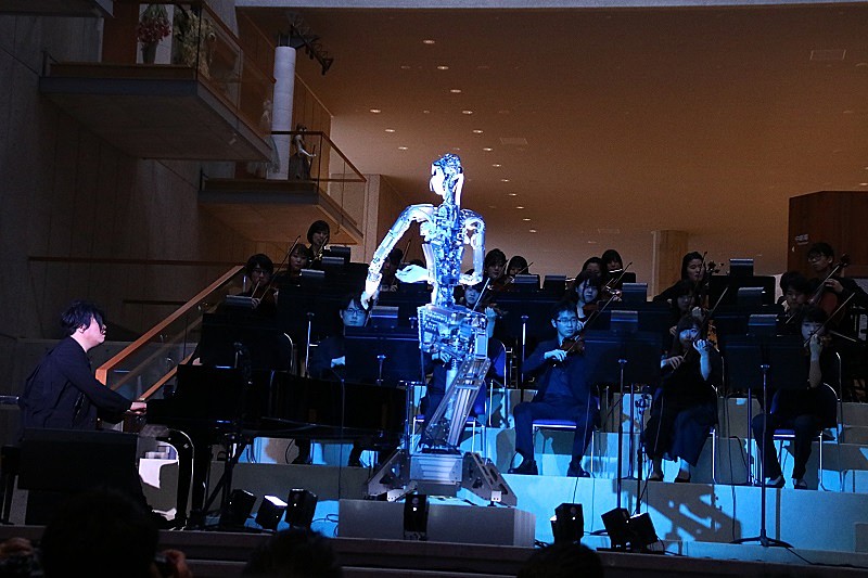 人工生命×アンドロイド“オルタ3”が世界初公開、2020年夏には渋谷慶一郎作曲、大野和士企画による新作オペラも