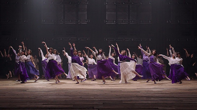 乃木坂46、撮影中に感極まるメンバーが続出「Sing Out！」MV公開