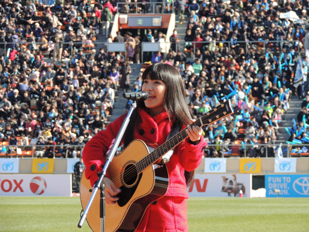 miwa「miwa 高校サッカー決勝戦の舞台で涙誘うバラード熱唱」1枚目/10