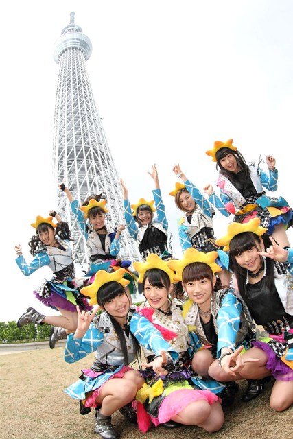 Ｃｈｅｅｋｙ　Ｐａｒａｄｅ「Cheeky Parade スカイツリーでももクロたちに「かかってこい！」」1枚目/5