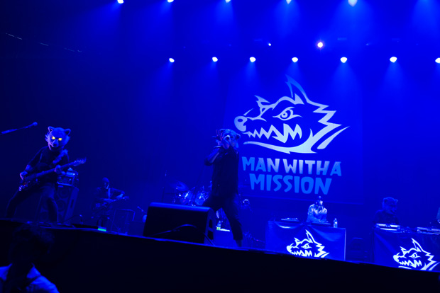 MAN WITH A MISSION「オオカミバンドMWAM 【Ozzfest】でスリップノット・シドと共演」1枚目/3