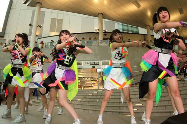 Ｃｈｅｅｋｙ　Ｐａｒａｄｅ「」4枚目/13