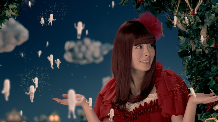 きゃりー もったいないとらんど クリスマスバージョンを新cmで披露 Daily News Billboard Japan