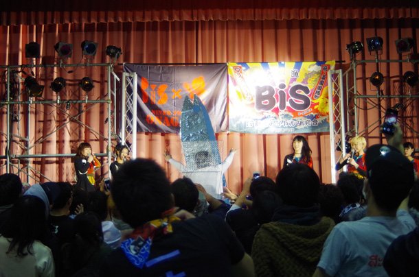 BiS「BiS 最後の女川遠征もお祭り騒ぎ「“唯一のハッピー”がここにあった」」1枚目/22