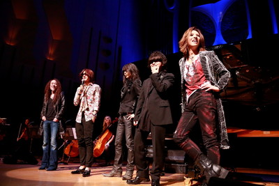 YOSHIKI「YOSHIKI ソロツアー東京公演で涙、今秋X JAPAN日本ライブ開催をサプライズ発表」1枚目/4