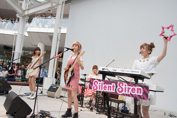 Ｓｉｌｅｎｔ　Ｓｉｒｅｎ「Silent Siren 予報をくつがえす“晴れバンド”っぷりで屋外イベント大盛況に」1枚目/22