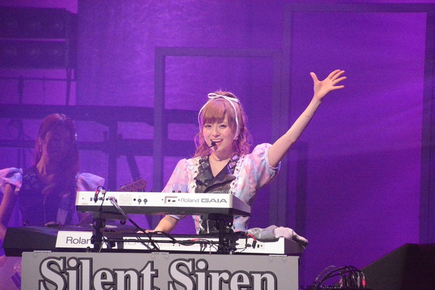 Ｓｉｌｅｎｔ　Ｓｉｒｅｎ「」4枚目/10