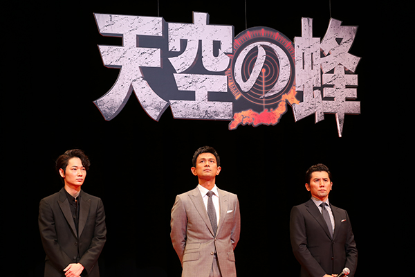 江口洋介「映画『天空の蜂』完成披露プレミア試写会に江口洋介、本木雅弘、綾野剛ら豪華俳優陣が登場」1枚目/8