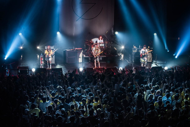 SCANDAL「SCANDAL ツアー東京公演で新曲「テイクミーアウト」初披露！ 7/27新シングル発売も」1枚目/4