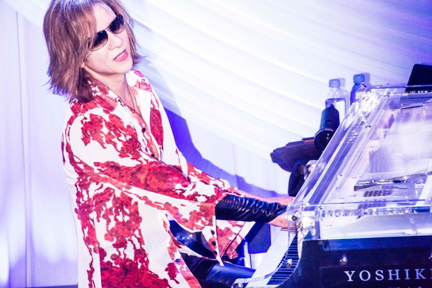 YOSHIKI「YOSHIKI（X JAPAN）国内最高額ディナーショー追加公演 なんと寝起きに開催」1枚目/3