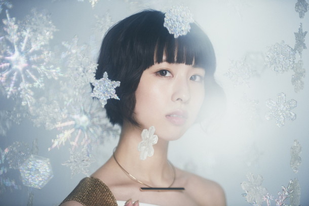 綾野ましろ「綾野ましろ 1stアルバム『WHITE PLACE』10/5発売決定！」1枚目/1