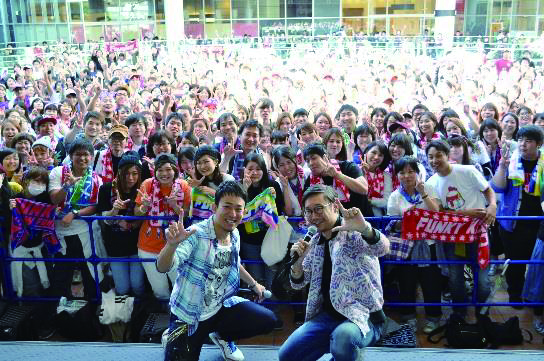 ファンキー加藤「ファンキー加藤が大阪で新曲「走れ走れ」を熱唱！」1枚目/1