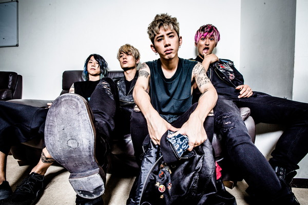 ONE OK ROCK「ONE OK ROCKの新曲「We are」がNHKサッカーテーマに決定、元日よりオンエア」1枚目/2