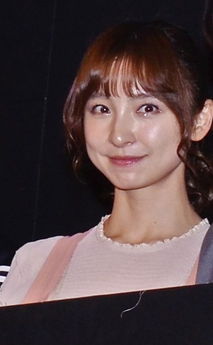 「篠田麻里子、ＡＫＢ４８こじはる卒業コンサ－トに出席？　開催当日が出演舞台の休演日「調整させられた」」1枚目/1