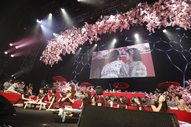 AKB48「AKB48 お花見気分のゆったりムードで『サムネイル』発売記念イベント初日は大盛況」1枚目/15