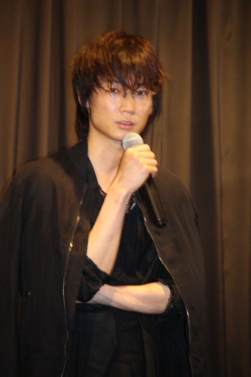 綾野剛「綾野剛“救いのない役”を熱演　「役柄に侵食されてもいいと思った」」1枚目/1