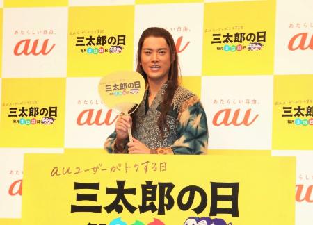 桐谷健太「“浦ちゃん”こと桐谷健太「神様が降りてきた」　「三太郎音頭」でコミカルな踊りを生披露」1枚目/1