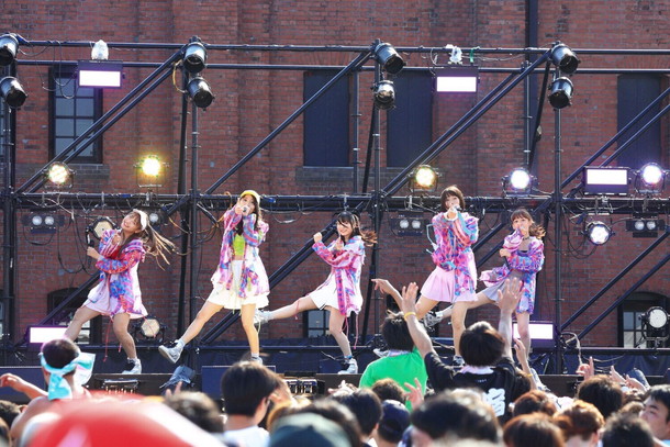 Ｃｈｅｅｋｙ　Ｐａｒａｄｅ「」4枚目/11