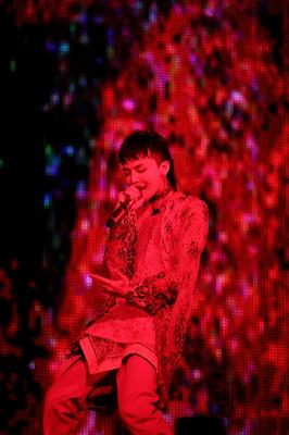 Ｇ－ＤＲＡＧＯＮ（ｆｒｏｍ　ＢＩＧＢＡＮＧ）「G-DRAGON (BIGBANG)、ドームツアー日本公演スタート　5万人がサプライズ祝福も 」1枚目/4