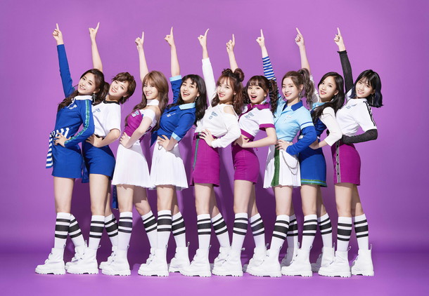 TWICE「TWICE 日本初公演ライブDVD＆Blu-ray 12/20発売決定」1枚目/1