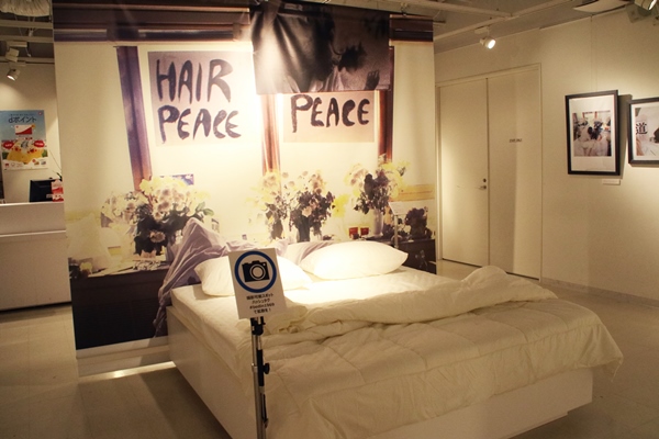 ジョン レノン オノ ヨーコのベッド インの様子を収めた写真展が開催 内覧が公開 Daily News Billboard Japan