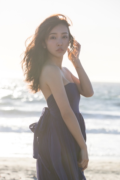 板野友美「板野友美、写真集×楽曲の連動プロジェクト、アートワークが公開」1枚目/5