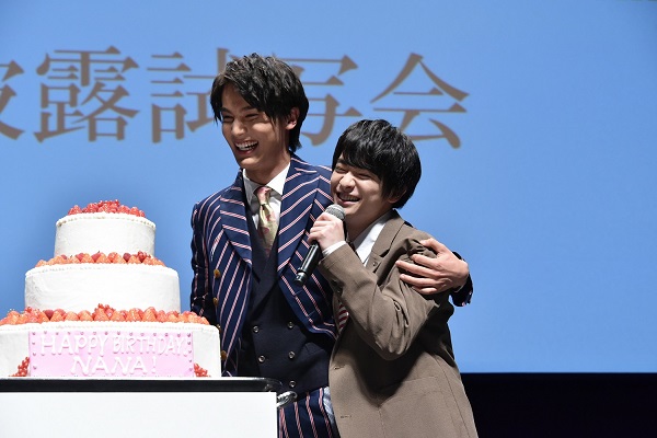 知念侑李「知念侑李&amp;中川大志が小松菜奈にサプライズ生セッション、三木監督「2人のセッションにはウルっとくるような感動があった」」1枚目/5