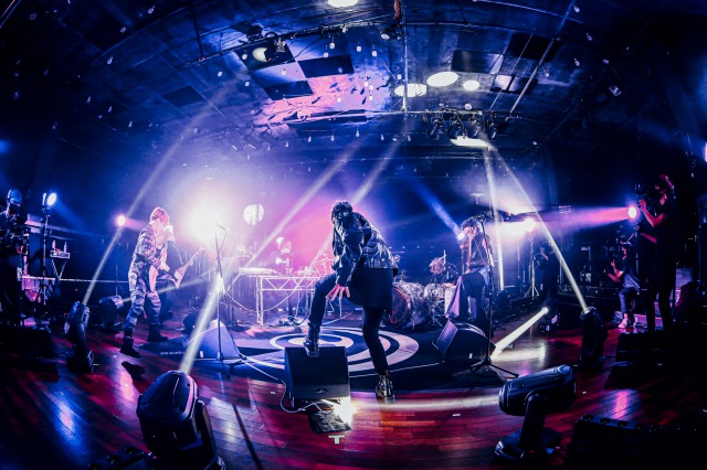 Crossfaith「＜ライブレポート＞Crossfaith、配信ライブ【SPECIES VIRTUAL WORLD TOUR ‘OPEN THE DIMENSIONS’】開催　新しい音楽の形を世界に魅せる」1枚目/19