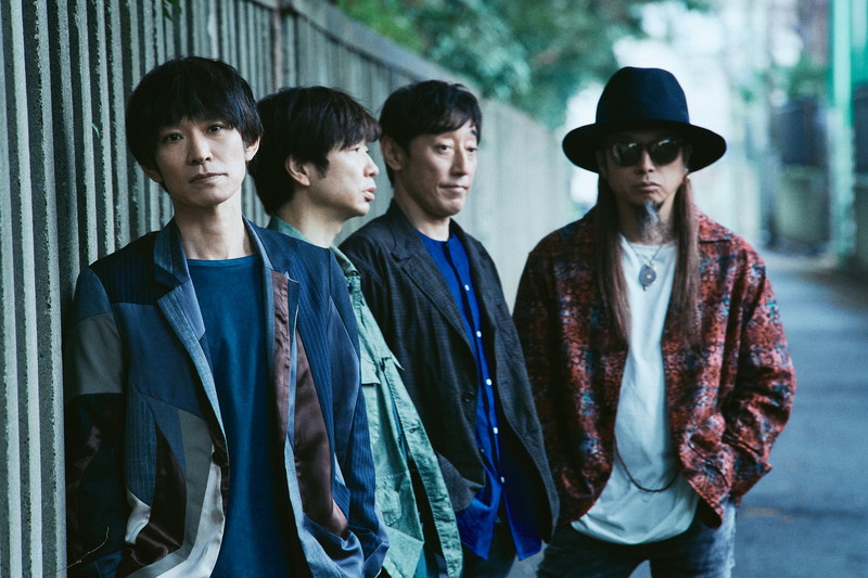 スピッツ、CD＋7インチアナログシングルの豪華2枚組で「紫の夜を越えて」リリース | Daily News | Billboard JAPAN