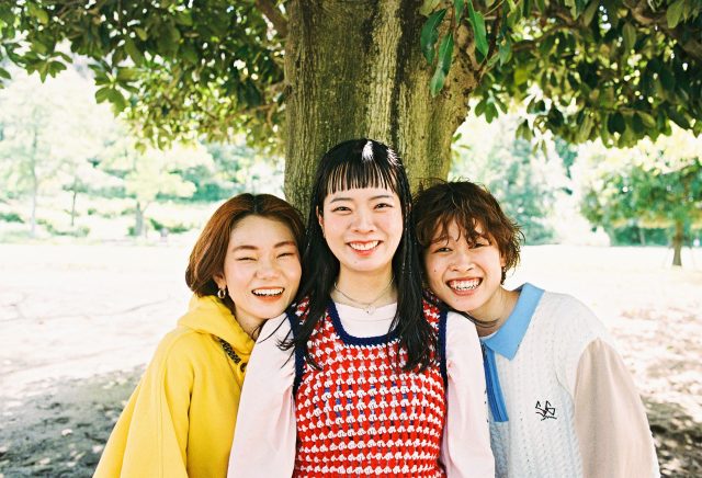 SHISHAMO「SHISHAMOの楽曲「好き好き！」「花」がショートドラマ化、クリエイター集団“ごっこ倶楽部”制作」1枚目/3