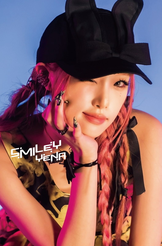 ＹＥＮＡ「YENA シングル『SMILEY-Japanese Ver.- (feat.ちゃんみな)』初回限定盤B」3枚目/4