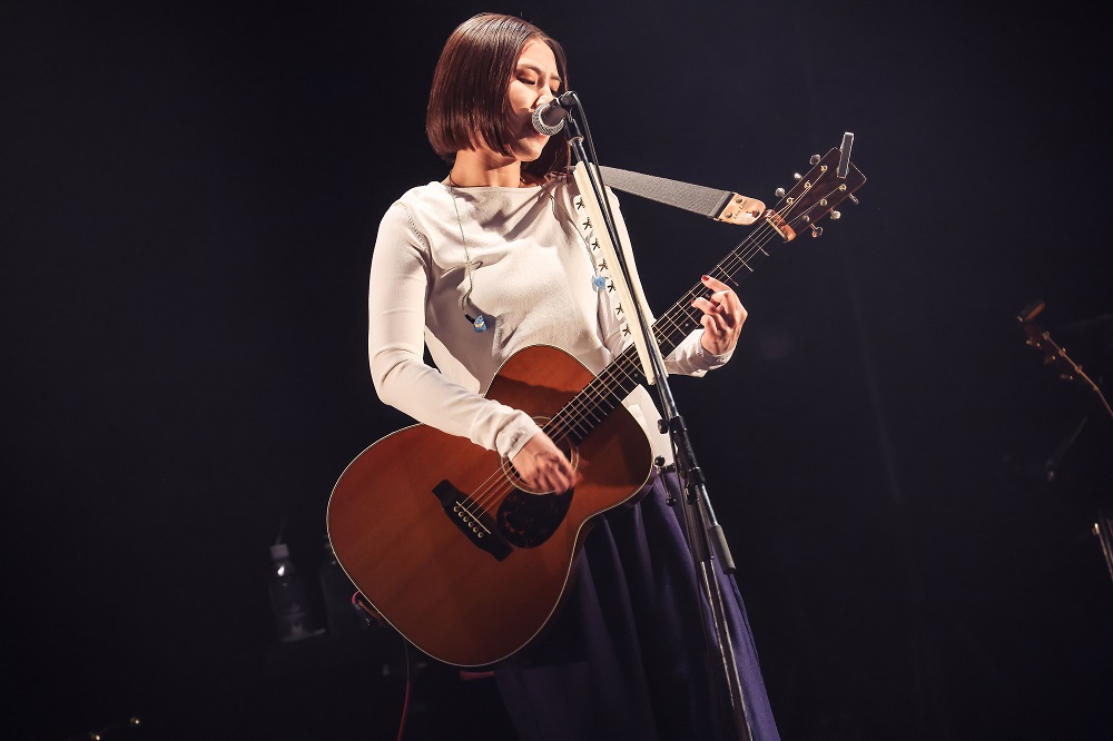 ライブレポート＞阿部真央、「これからも歌い続けます」アコースティック編成で魅せた【阿部真央 Acoustic Live Tour “I've Got  the Power”】 | Daily News | Billboard JAPAN