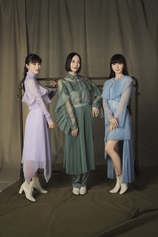 Perfume「Perfumeのファッションプロジェクト「Perfume Closet」第9弾、“月の満ち欠け”アクセサリーなど登場」1枚目/10