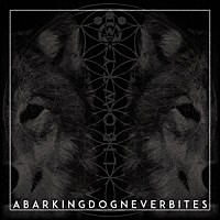 Ａ　Ｂａｒｋｉｎｇ　Ｄｏｇ　Ｎｅｖｅｒ　Ｂｉｔｅｓ「 ＬＩＢＯＷＴＹ」