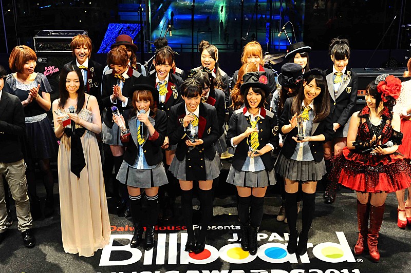 ■Billboard JAPAN Music Awards 2011■ Artist of the YearにAKB48！！史上初の4冠達成！