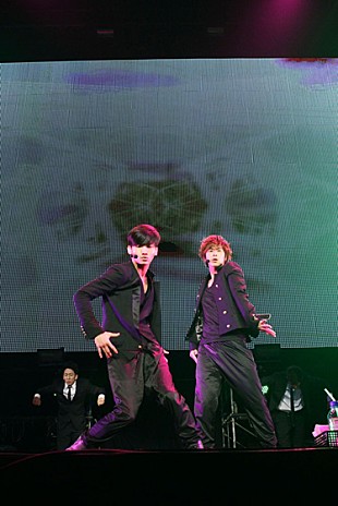 東方神起「東方神起 ギター弾き語りや料理など新たな一面を」