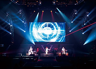 ＢＲＥＡＫＥＲＺ「BREAKERZ 武道館で5周年ライブ HYDEやAKBメンバーも祝福」