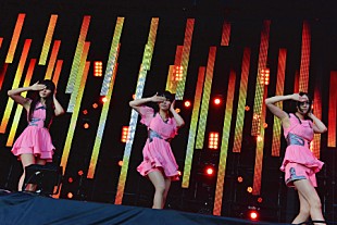 Perfume「教室どころか広場をダンスフロアに　数万人が飛び跳ねる絶頂のステージ」