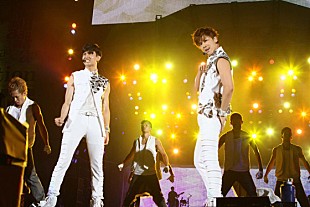 東方神起「東方神起 完璧アクト展開、DoAs＆moumoonも本領発揮」