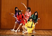 「桃黒亭一門 最古の歴史を誇る鈴本演芸場に歌手として初出演」1枚目/4