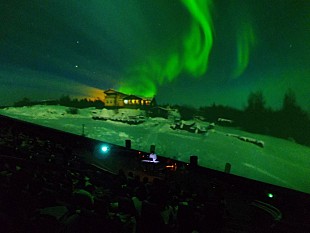 Aimer「Aimer 台風で開催を危ぶまれるも、幻想的なライブで魅了」