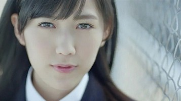 AKB48まゆゆ 全国47校の制服を着てMVに出演、お気に入り制服は