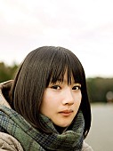 「2013年音楽シーンの目玉 新山詩織（16）衝撃の声でデビュー」1枚目/2