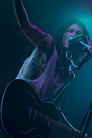 雅－ＭＩＹＡＶＩ－「雅-MIYAVI- 最終公演で完全燃焼、新作発表＆初春からはツアーも」