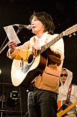 井乃頭蓄音団「新曲「別れてあげない」となった失恋エピソードを紹介する松尾」9枚目/14